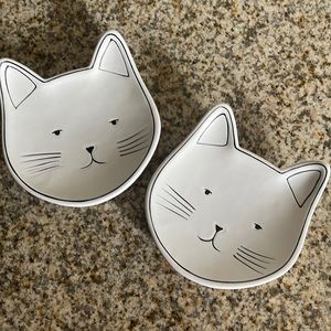 2 Kitty Trays